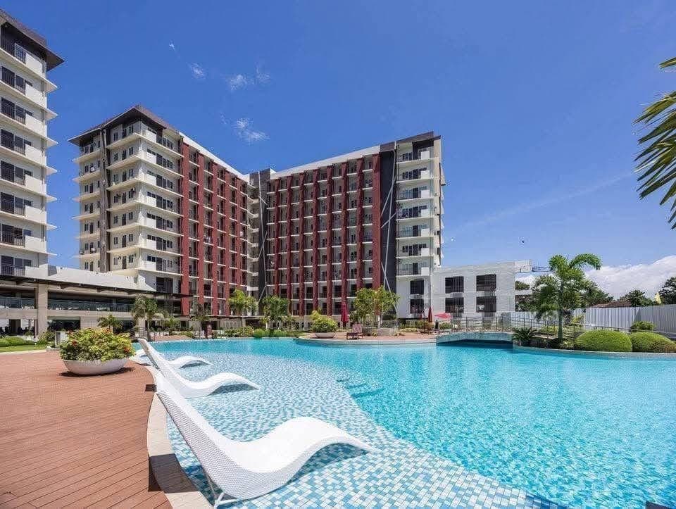 🏡 FOR RENT | SEMI-FURNISHED CONDO IN PRIMEWORLD DISTRICT - photo 1