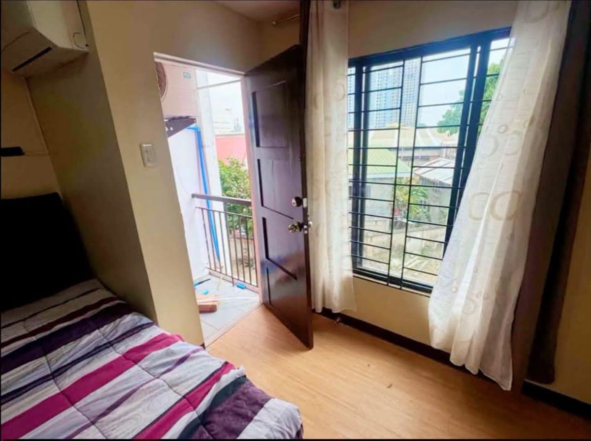 Furnished Studio type condo for rent - photo 3