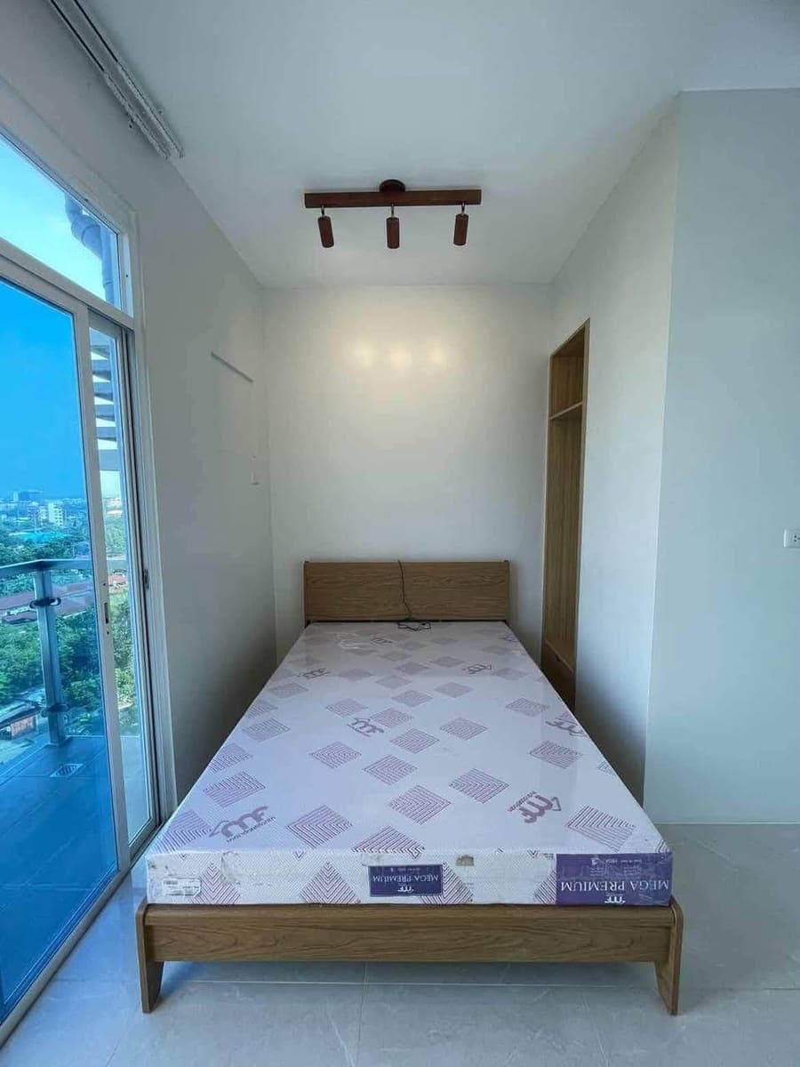 🏡 FOR LONG-TERM RENT — SEMI-FURNISHED CORNER STUDIO UNIT WITH BALCONY - photo 2