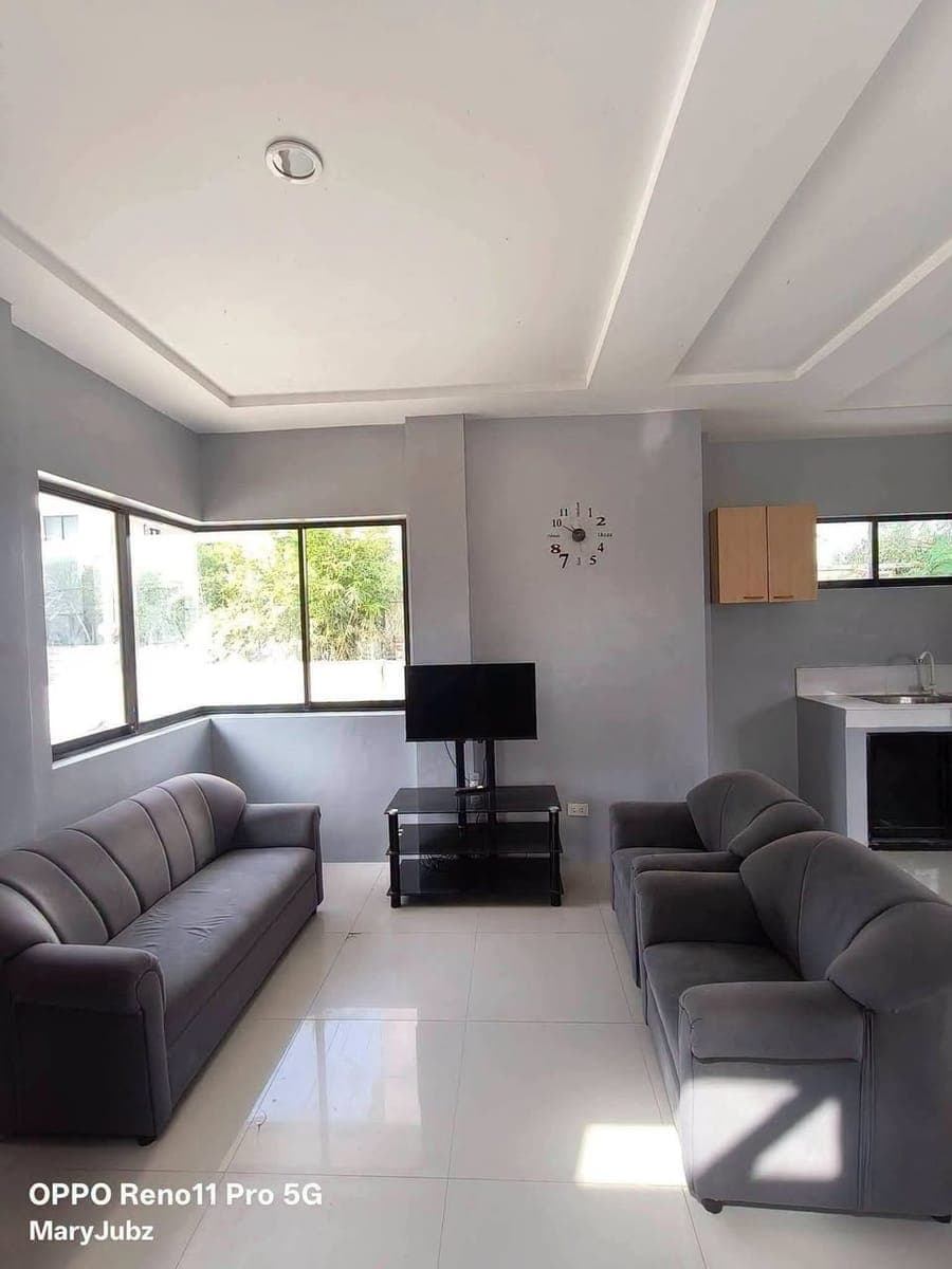 LOOKING FOR A SPACIOUS FAMILY HOME IN DANAO CITY? - photo 2