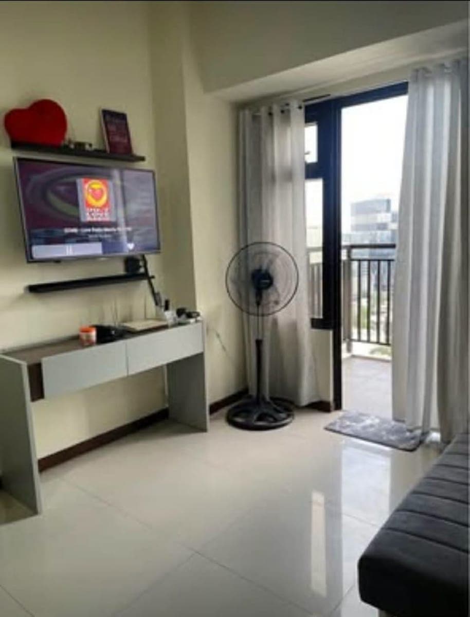 FOR RENT | 1BR UNIT WITH BALCONY AT AZALEA PLACE - photo 2
