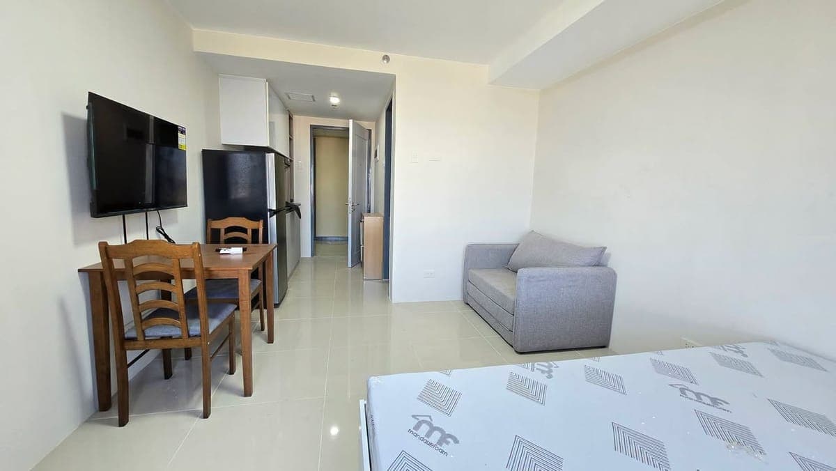Studio Unit for Rent at JTower Residences ₱23,000/month including condo dues - photo 4