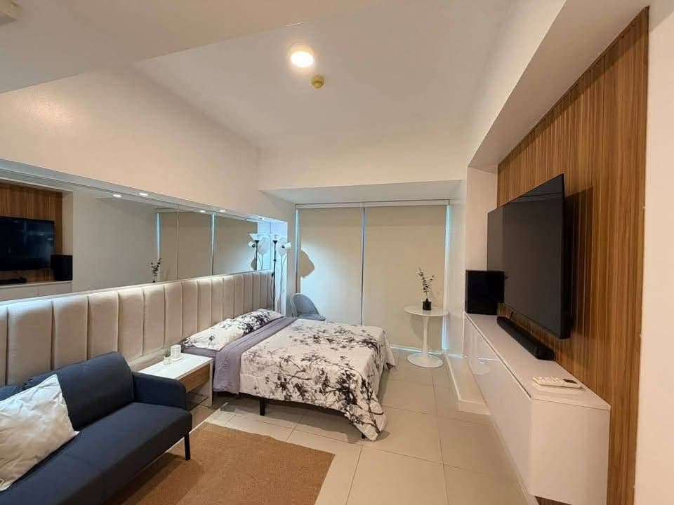 DIRECT LISTING — 38 PARK AVENUE - photo 1