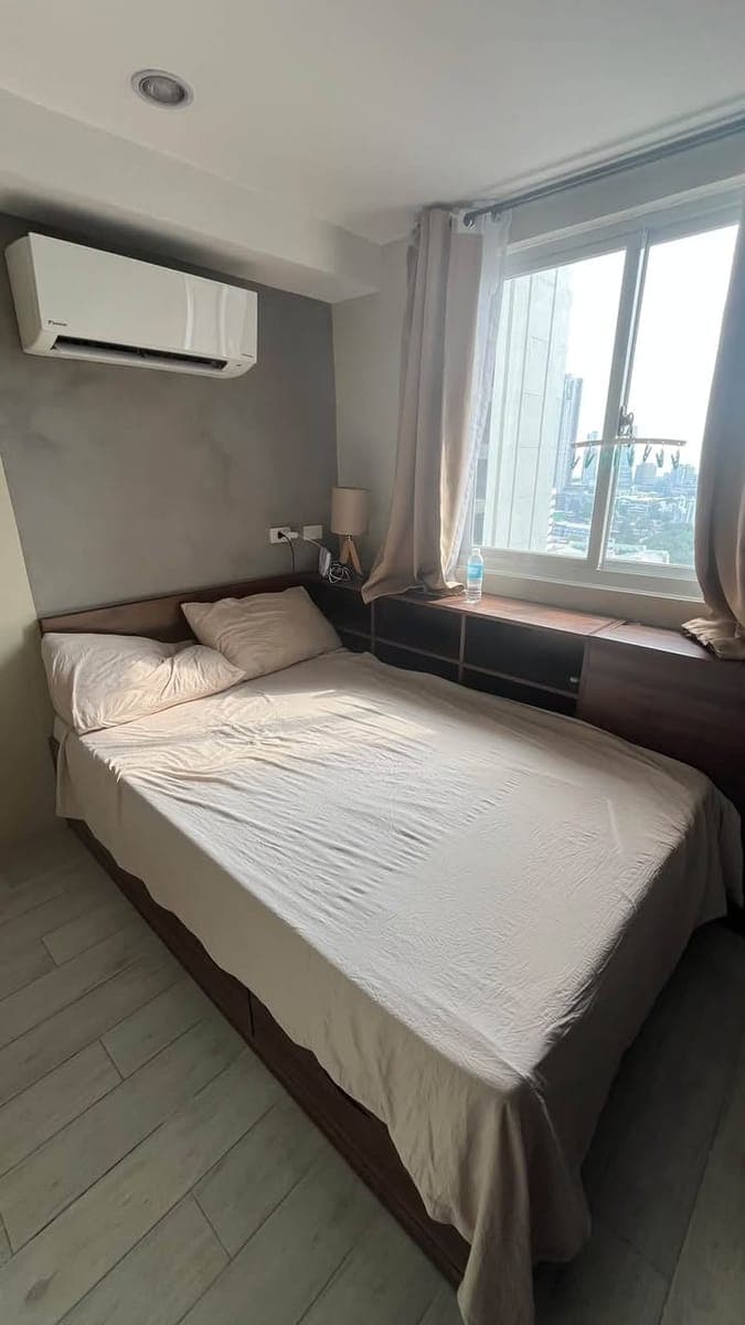 FOR LEASE: Furnished 1-Bedroom walking distance to Ayala Mall and Perpetual Succour Hospital - photo 5