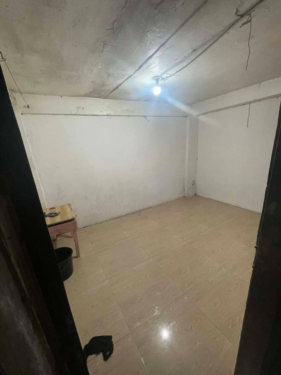 Room for rent good for 2 to 3 person. Common Cr at sink. Qc Erodriguez ave. Bawal sa maselan. Pm lan... - photo 1