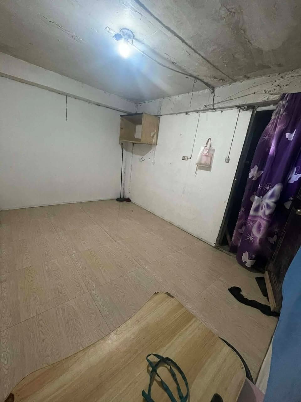 Room for rent good for 2 to 3 person. Common Cr at sink. Qc Erodriguez ave. Bawal sa maselan. Pm lan... - photo 4