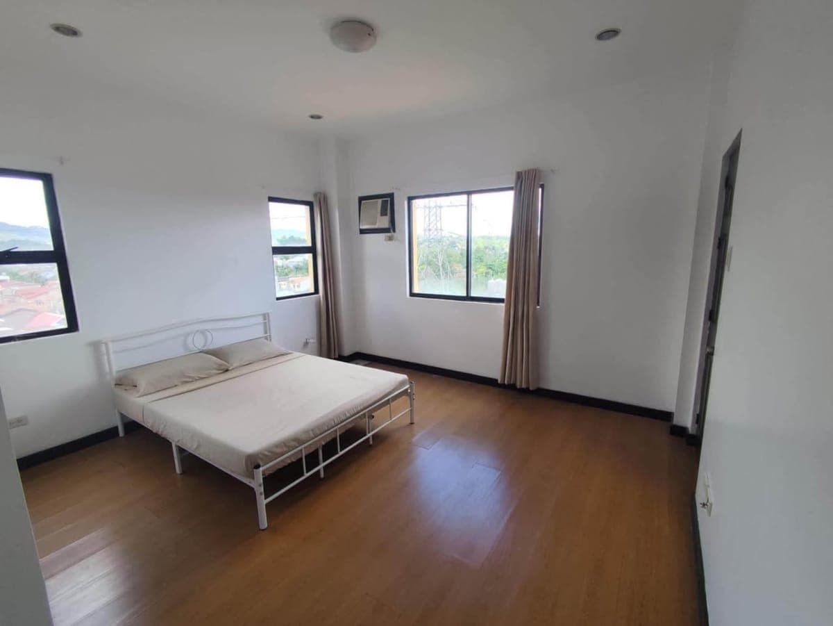 Top floor corner unit with balcony and great hills view for rent  in La Cittadella, Talamban, Cebu. - photo 1