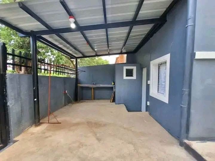 UNFURNISHED UNIT - photo 5