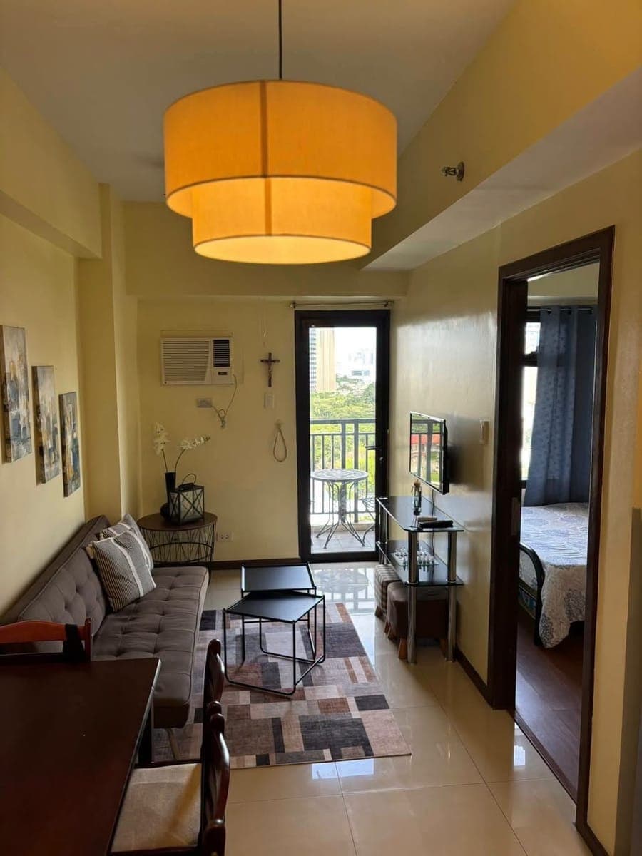 🏙️ FOR RENT — 1BR Condo at Azalea Place Cebu - photo 1