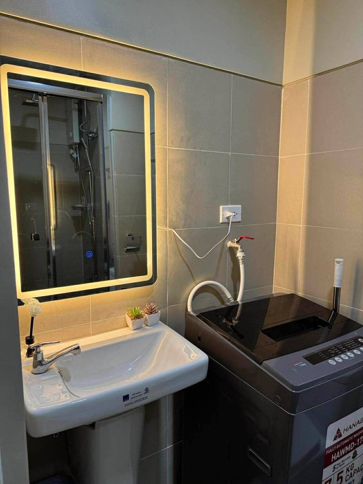 𝗙𝗢𝗥 𝗥𝗘𝗡𝗧 FULLY FURNISHED CONDO in FAME RESIDENCES - photo 4