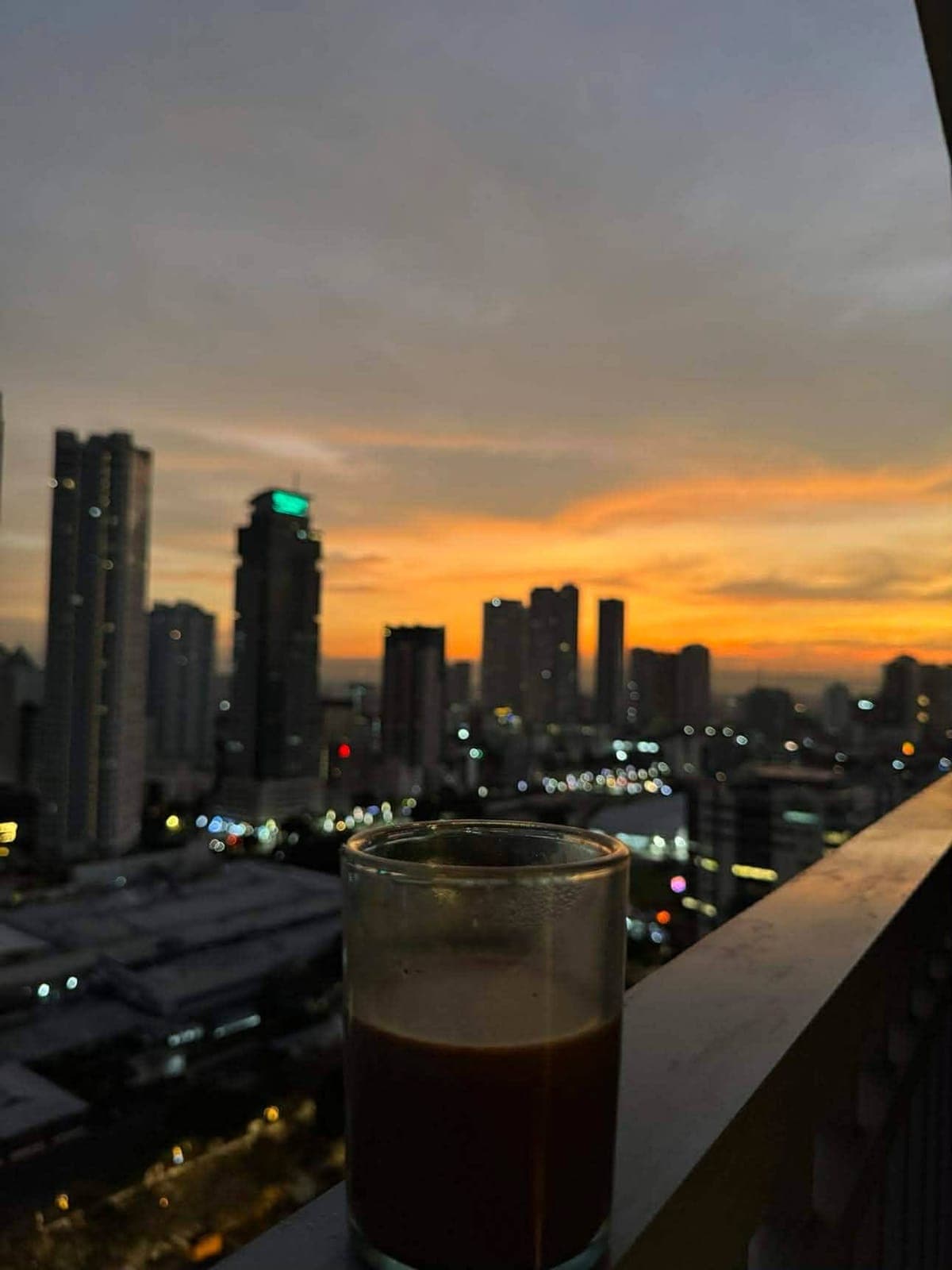 𝗙𝗢𝗥 𝗥𝗘𝗡𝗧 FULLY FURNISHED CONDO in FAME RESIDENCES - photo 5