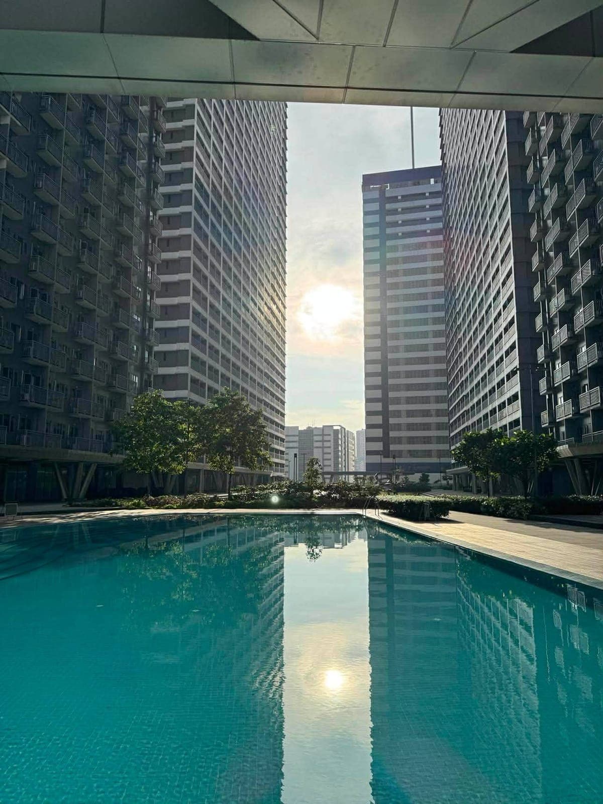 PTPA PLS 𝗙𝗢𝗥 𝗥𝗘𝗡𝗧 FULLY FURNISHED CONDO in FAME RESIDENCES - photo 3