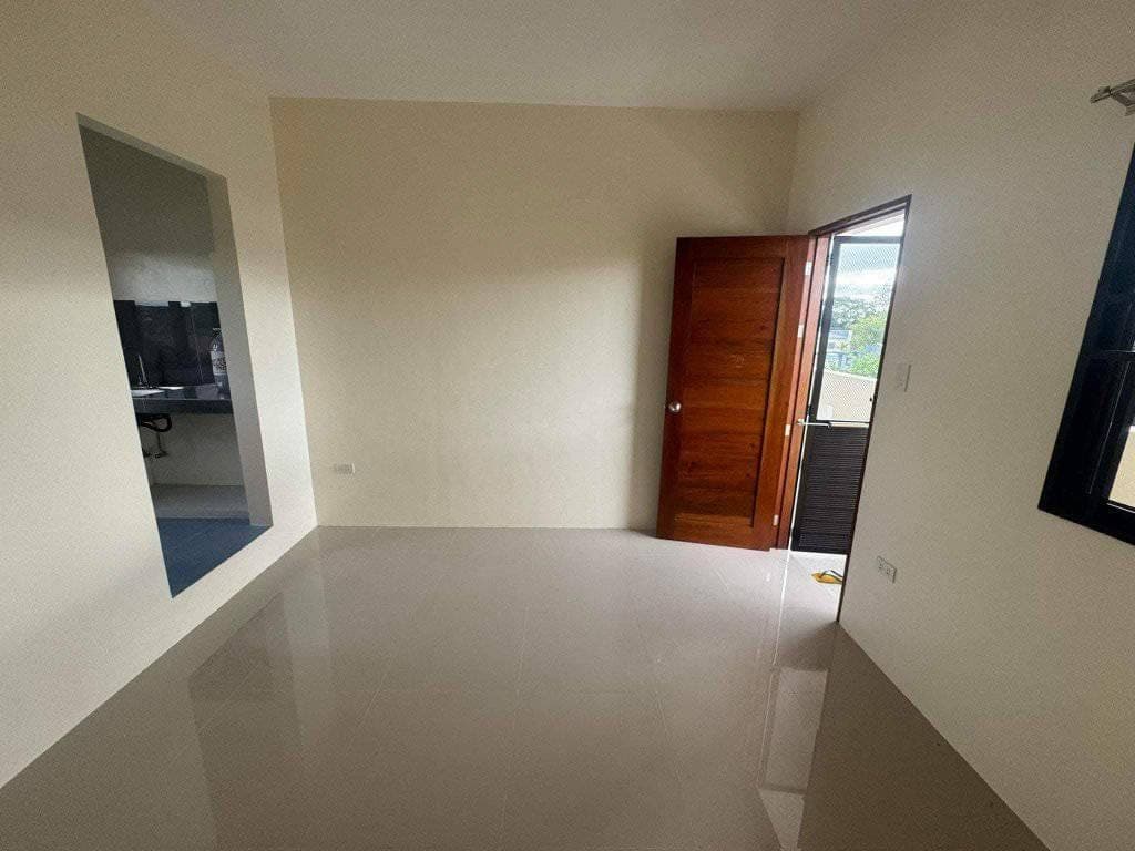 05k🏠 QC Apartment For Rent – Malapit sa SM North / Roosevelt - photo 5