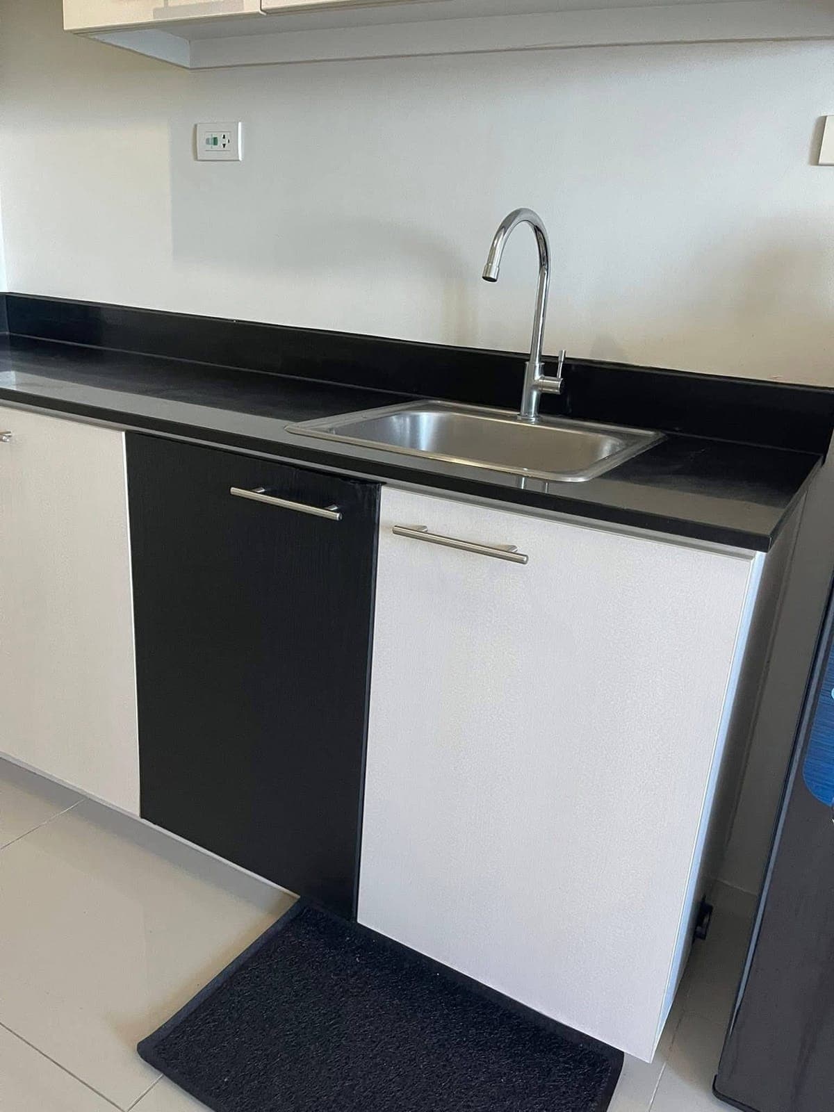 FOR RENT: ₱20,000/month. | Inclusive association dues - photo 5