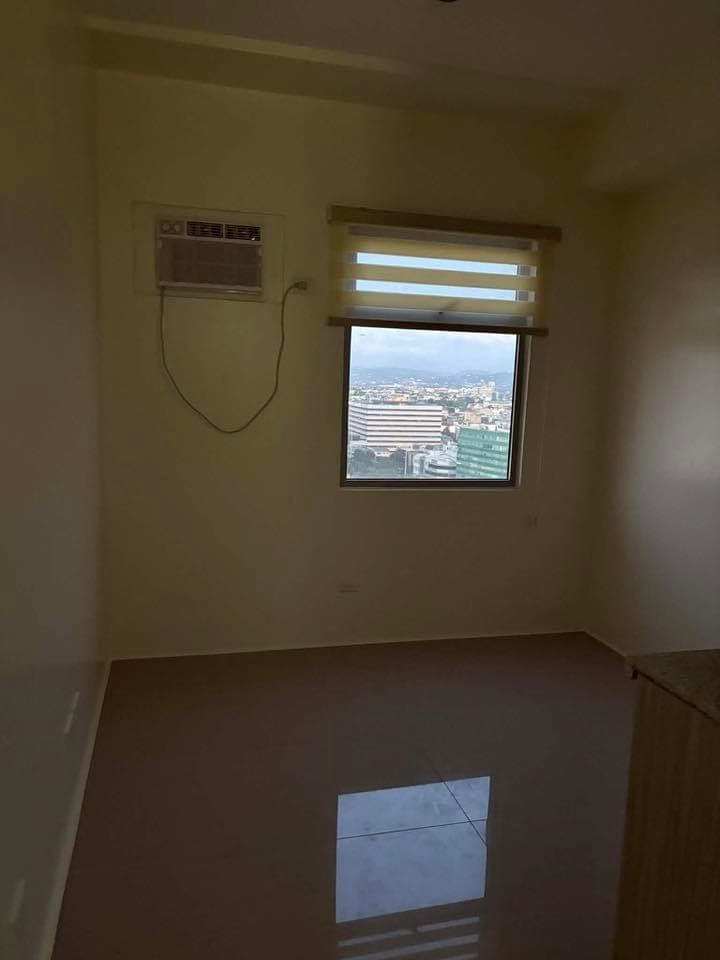 🏙️ FOR RENT: Studio Bare Unit – Urban Deca Towers Cubao (EDSA View!) 🏠 - photo 1