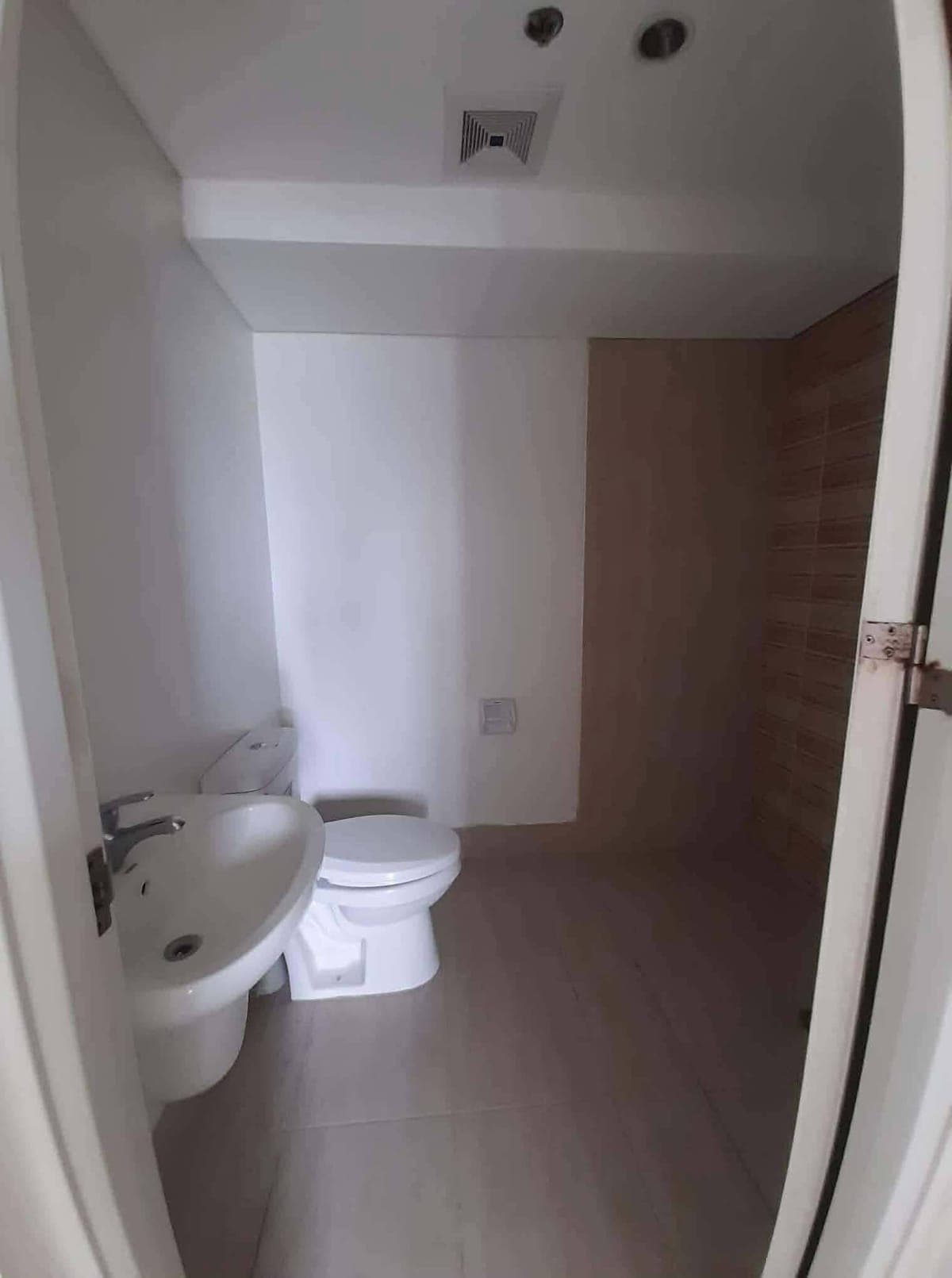 FOR RENT; Pet friendly - photo 1