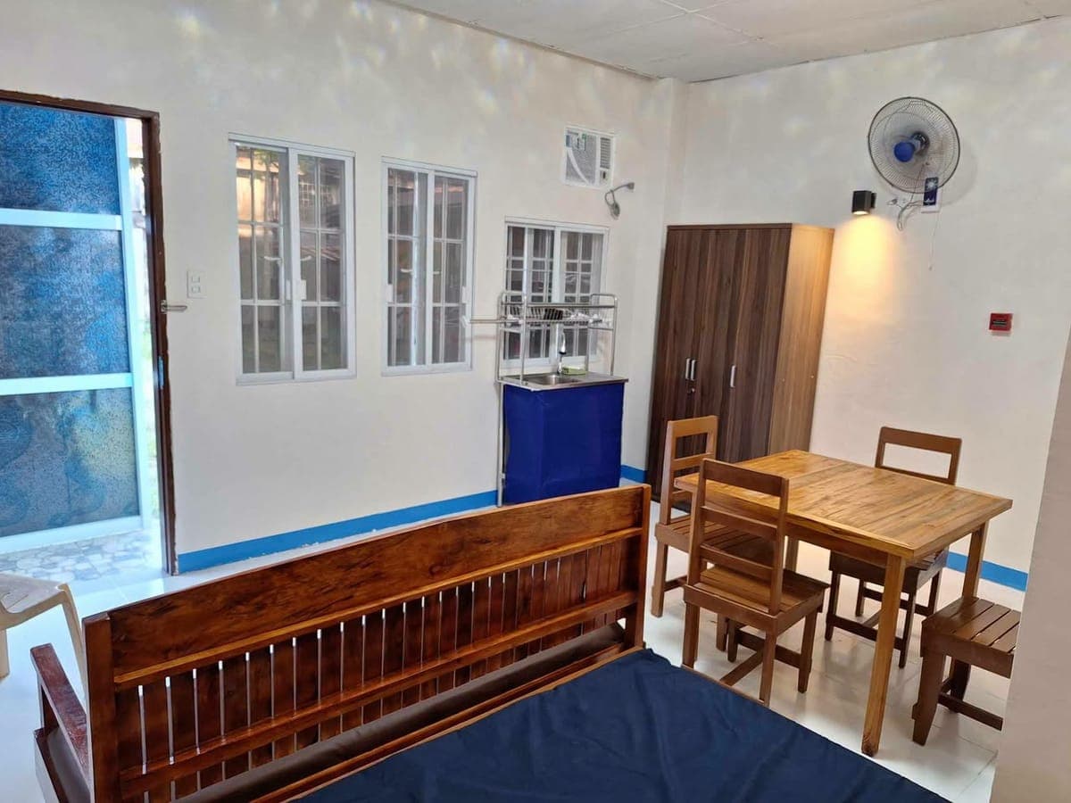 Studio unit apartment for rent - photo 1