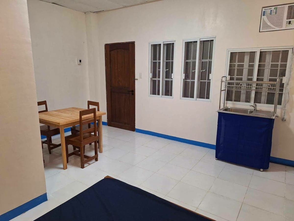 Studio unit apartment for rent - photo 4