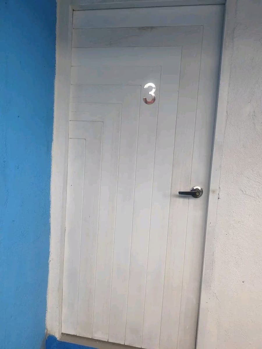 BoArDiNg HoUsE FoR ReNt BaCoLoD ArEa NeAr To EvErYtHiNg. - photo 3