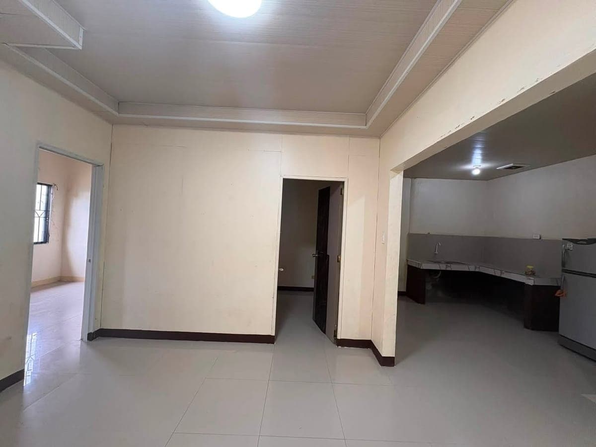 HOUSE FOR RENT – PROVIDENCE NEGROS SUBD. - photo 2