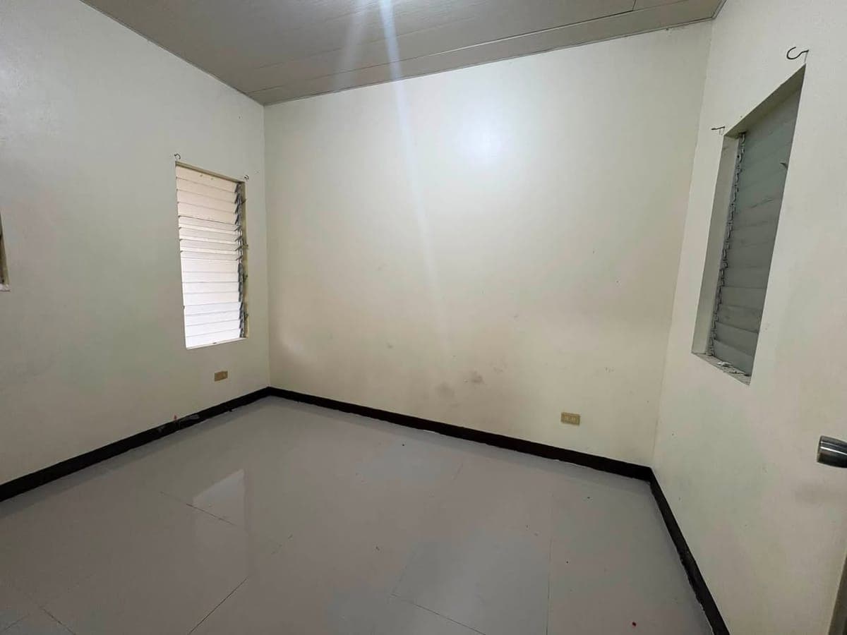 HOUSE FOR RENT – PROVIDENCE NEGROS SUBD. - photo 5
