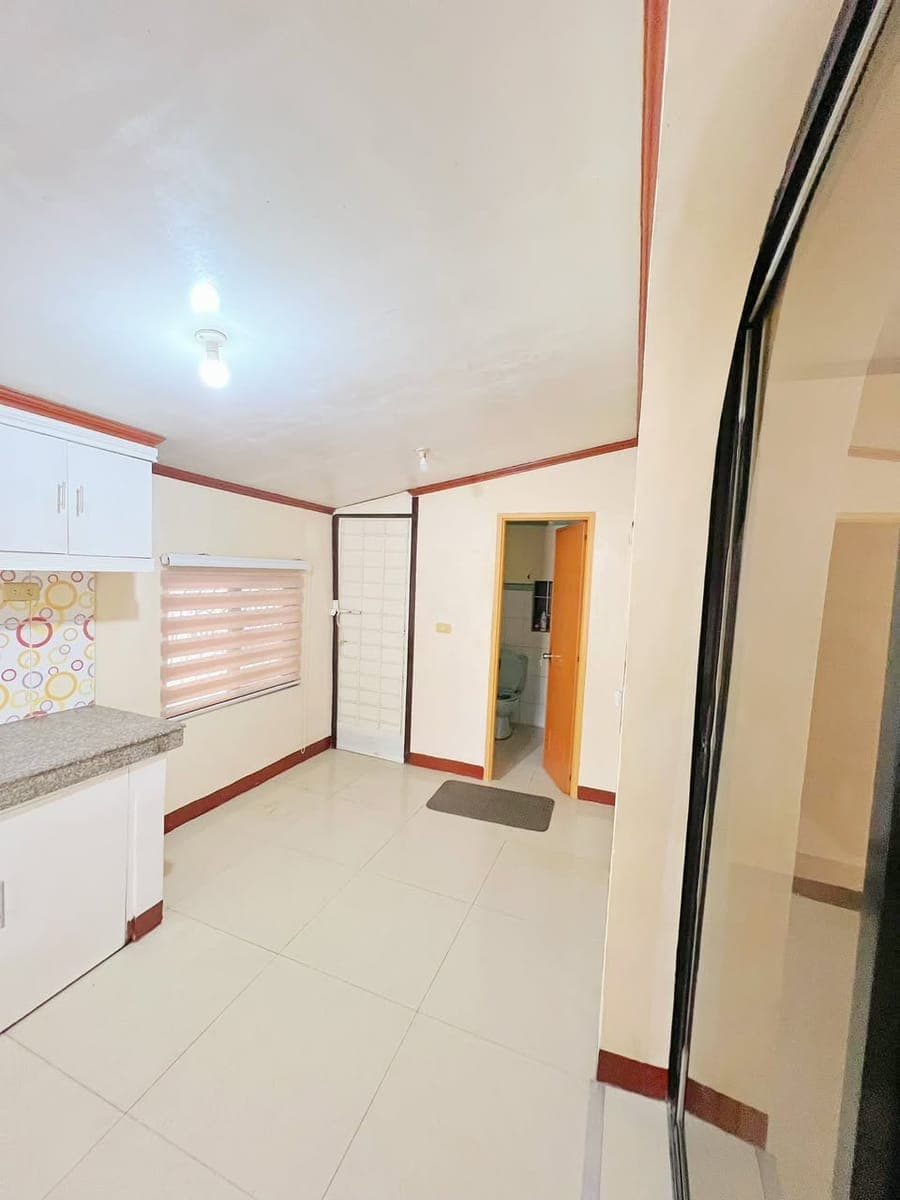 Bungalow House for Rent – 2 Bedrooms | Quiet, Guarded Neighborhood - photo 2