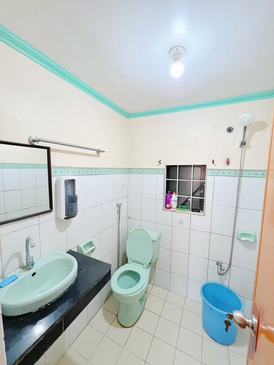 Bungalow House for Rent – 2 Bedrooms | Quiet, Guarded Neighborhood - photo 5