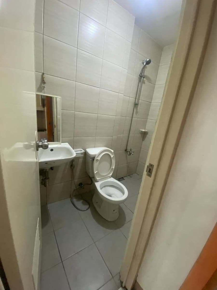 **APARTMENT FOR RENT NEXT WEEK VIEWING** - photo 4