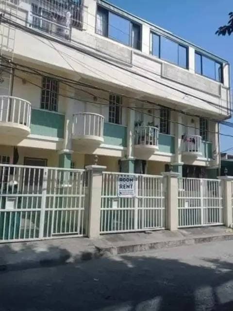 🏠 Las Pinas Room for Rent - photo 1