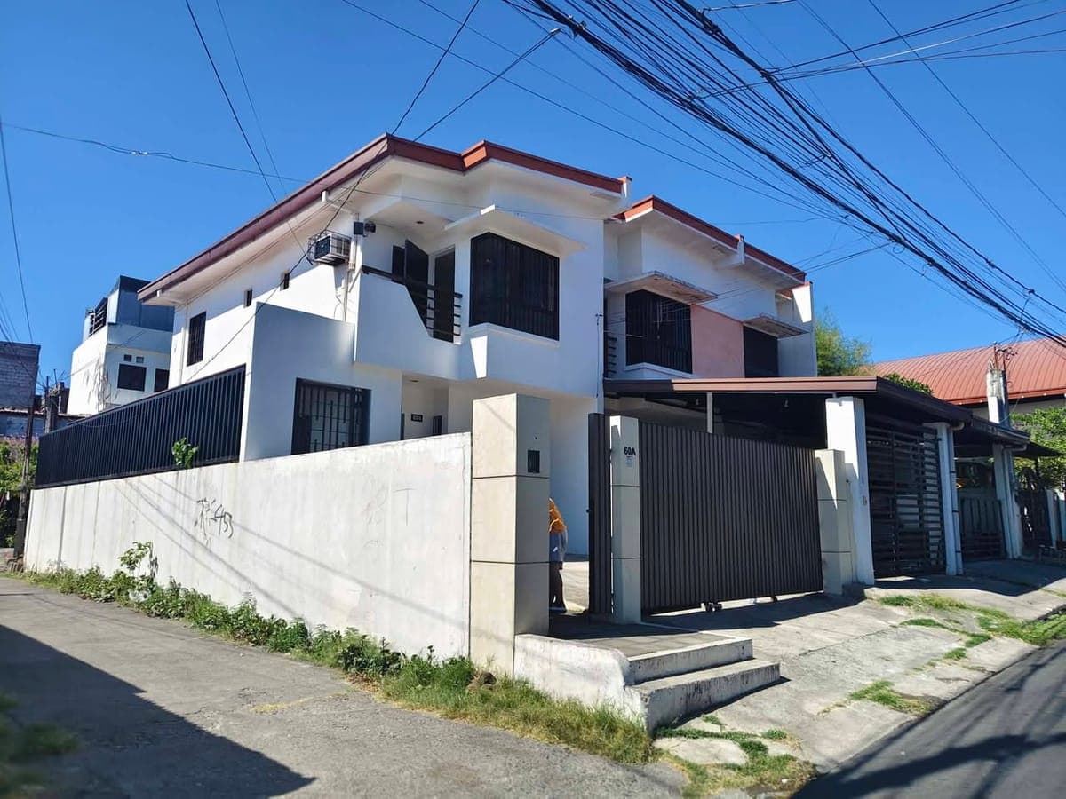 🏡TOWNHOUSE (Corner Lot) FOR RENT - photo 1