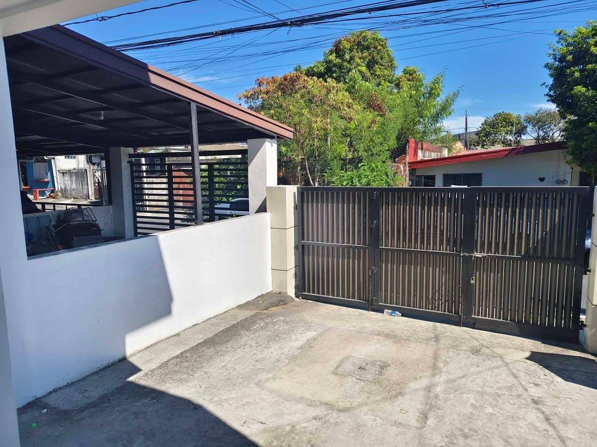 🏡TOWNHOUSE (Corner Lot) FOR RENT - photo 2