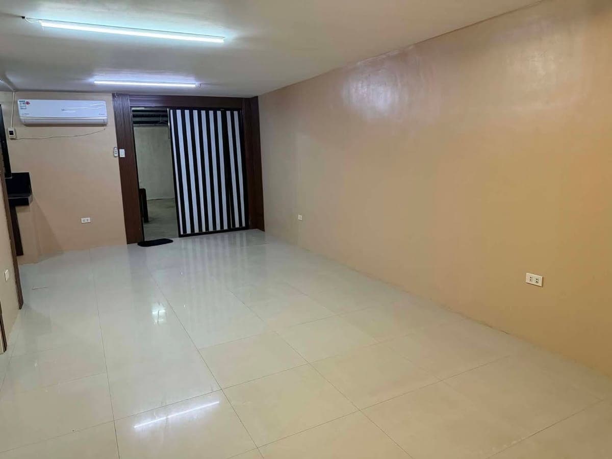 Townhouse for RENT - photo 1
