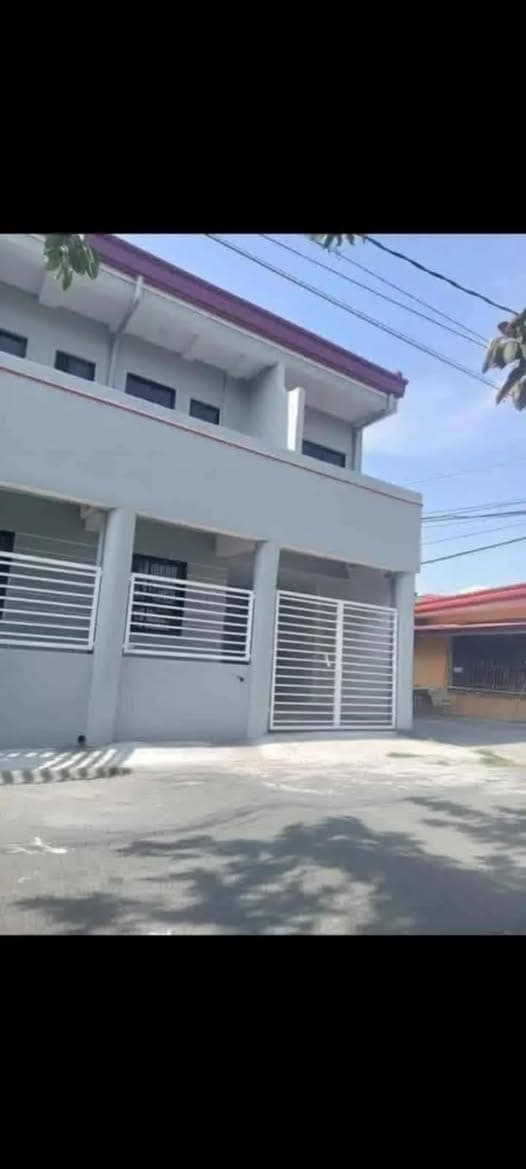 🏠 Las Pinas Room for Rent walking Distance Savemore Along Marcos Alvarez & Las Pinas Medical Center!🏠 - photo 1