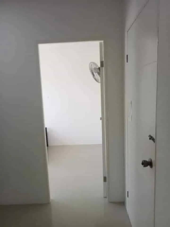 🏠 Las Pinas Room for Rent walking Distance Savemore Along Marcos Alvarez & Las Pinas Medical Center!🏠 - photo 4