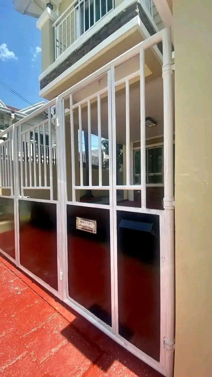 Corner Lot Townhouse For RENT/ LEASE - photo 2