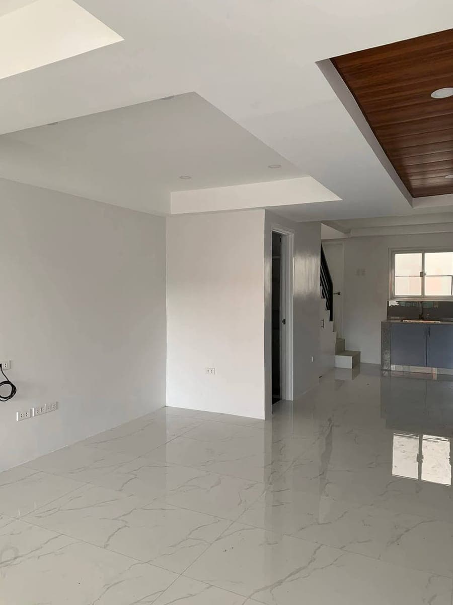 🏠 TOWNHOUSE FOR RENT - photo 1