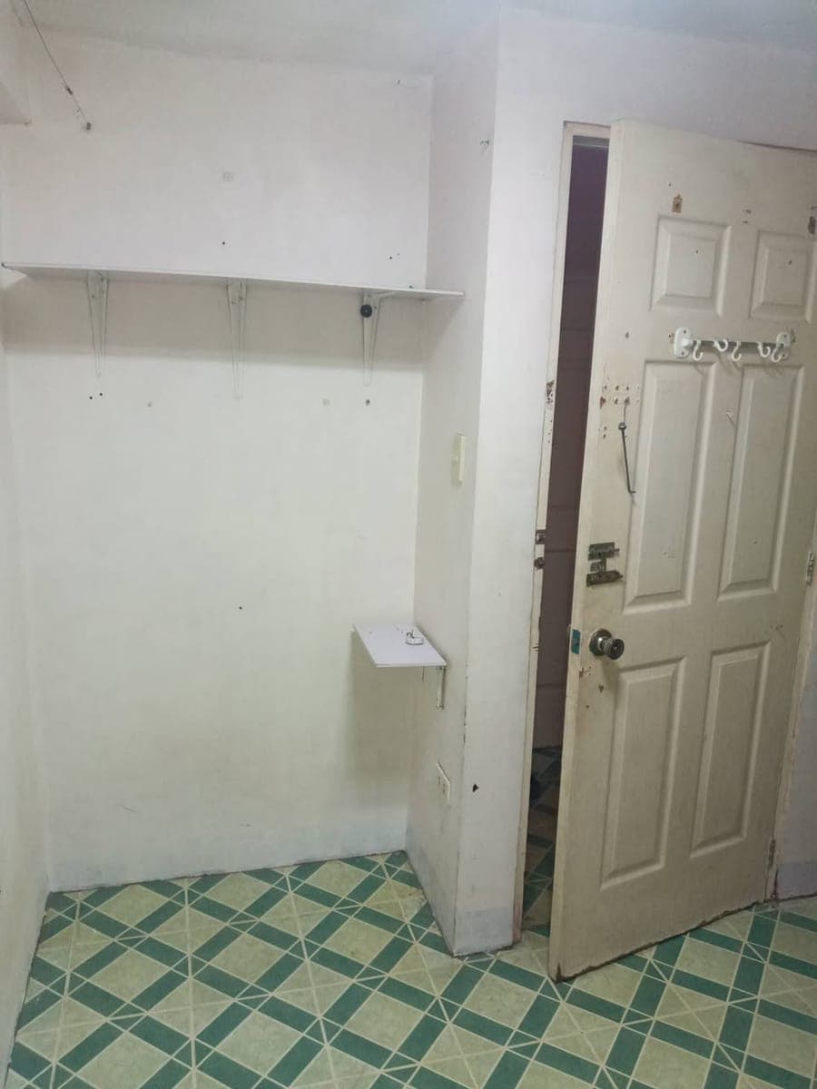 FOR RENT in front of SM Center Las Piñas - photo 1
