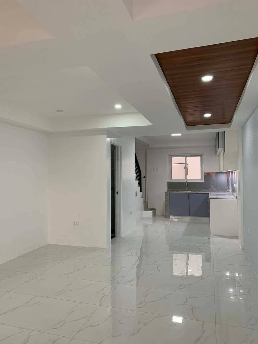 🏠 TOWNHOUSE FOR RENT - photo 1