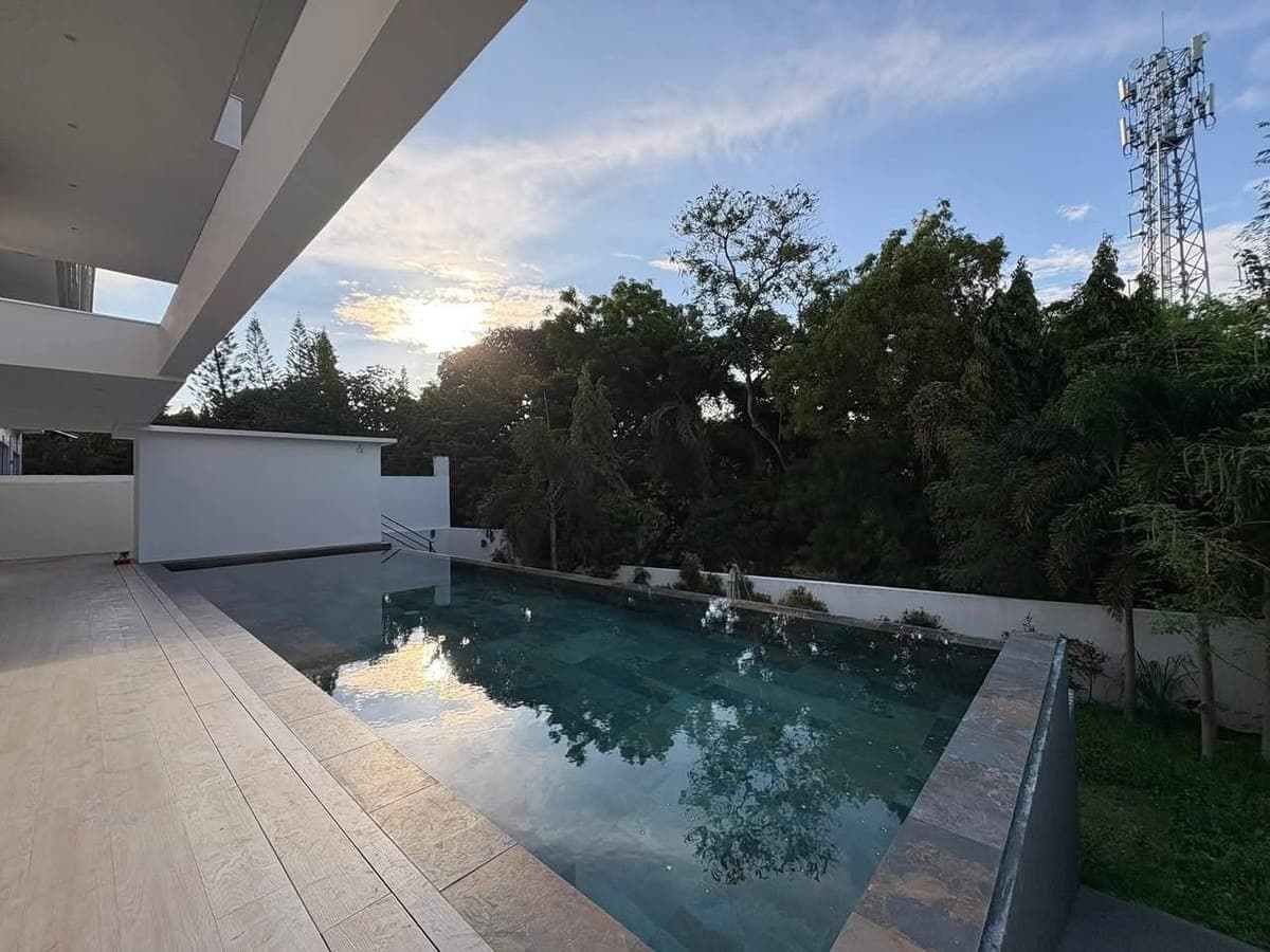 🏡 Modern House for Rent in Ayala Alabang Village - photo 2
