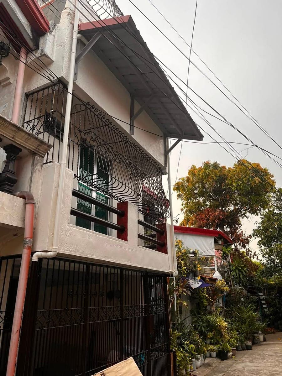 🏡 FOR RENT – Newly Renovated Townhouse in Veraville 1, Las Piñas! 🏡 - photo 1