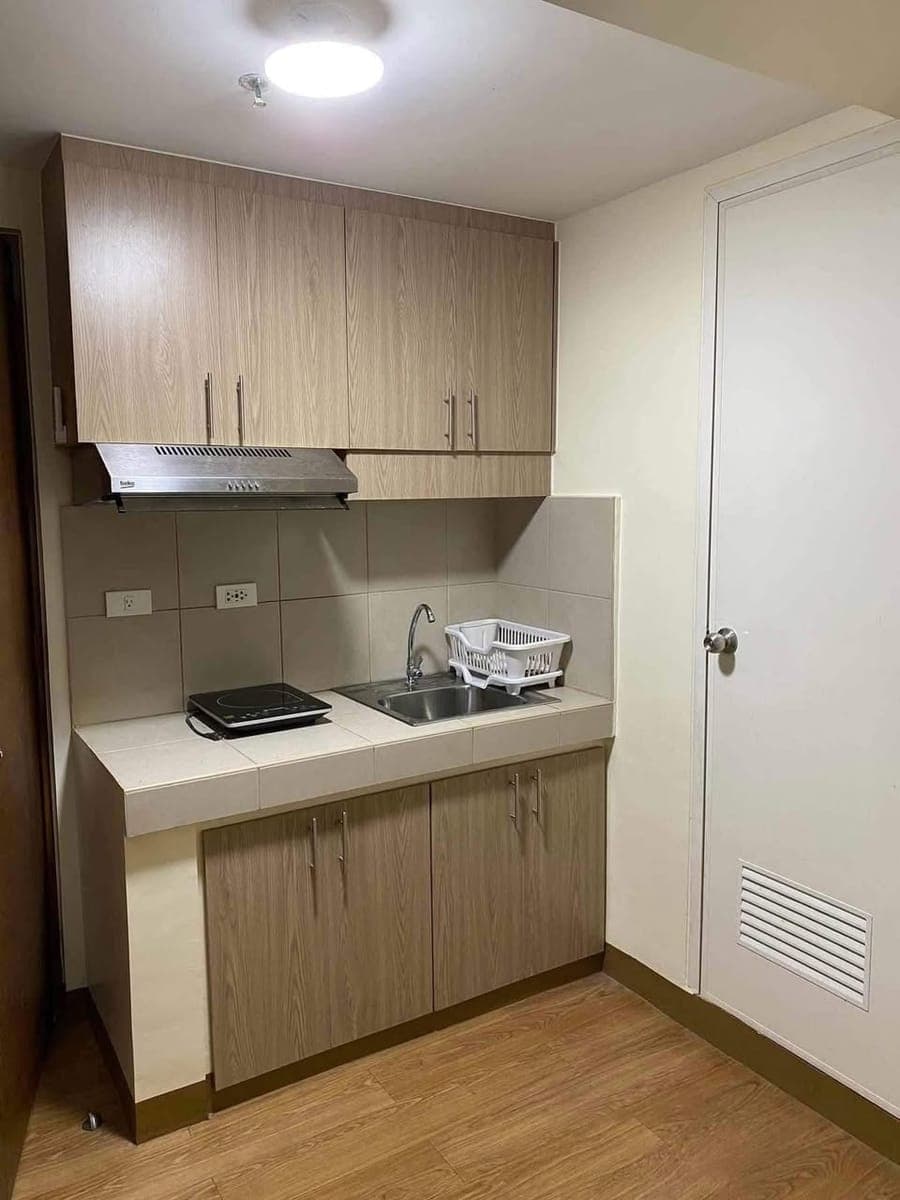 ONE-BEDROOM CONDO UNIT FOR RENT - photo 5