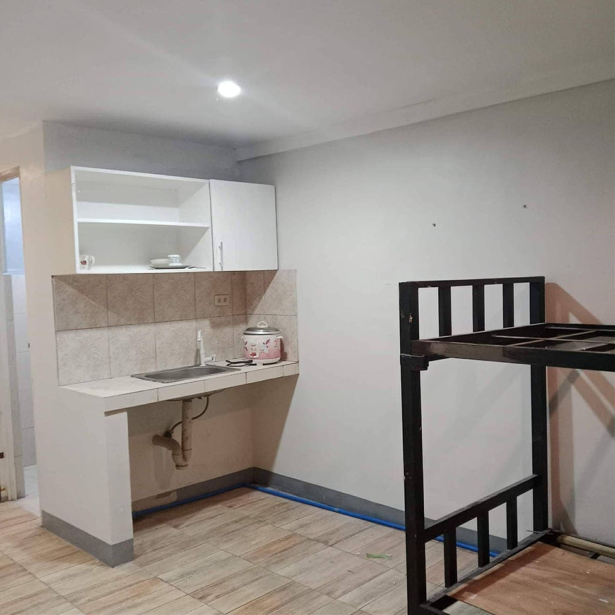 For Rent - photo 2