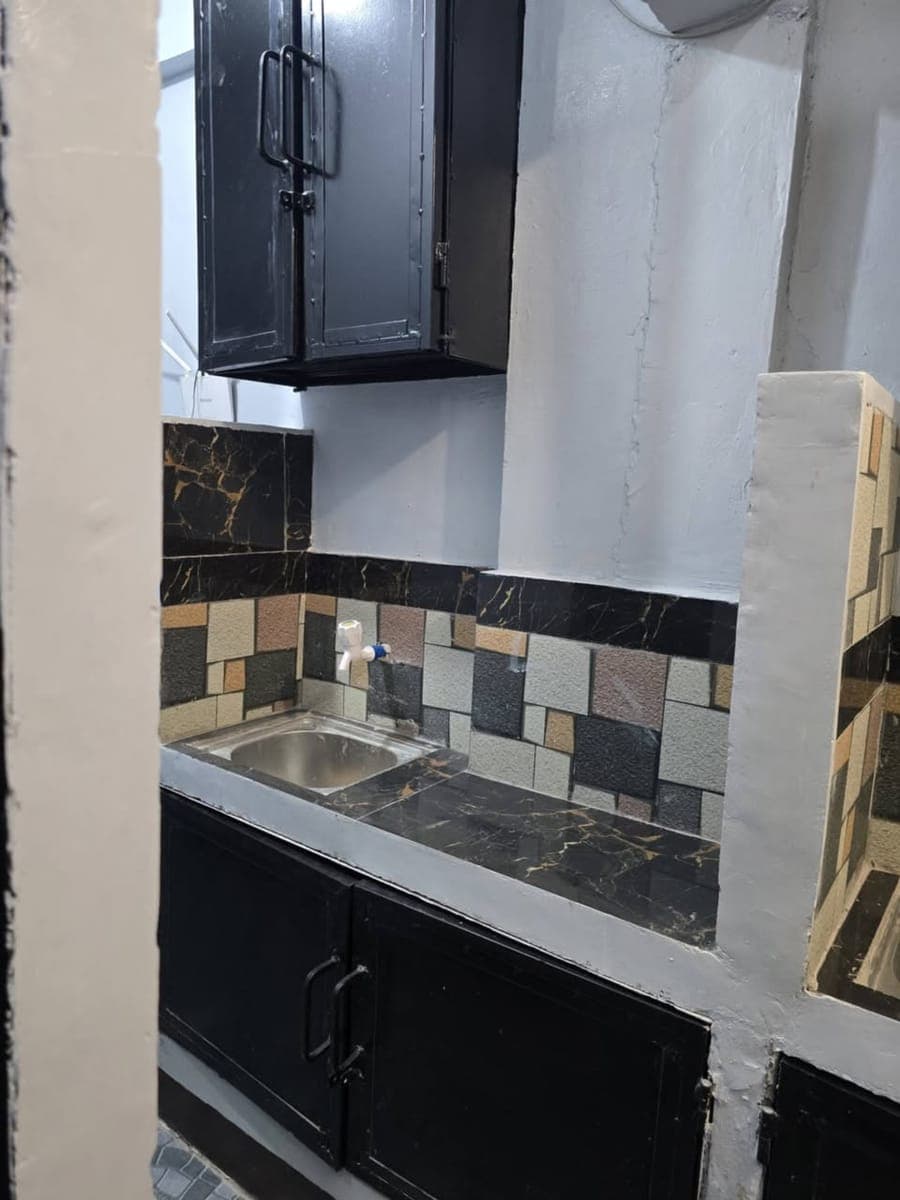 ROOM FOR RENT (NEWLY RENOVATED) - photo 4