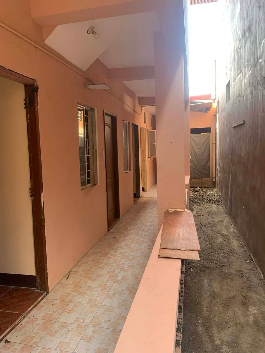 FOR RENT 5 ROOM AND TWO CR, OWN MERALCO AND MAYNILAD METRO.AURORA DRIVE, PULANGLUPA 2, LAS PINAS CIT... - photo 1
