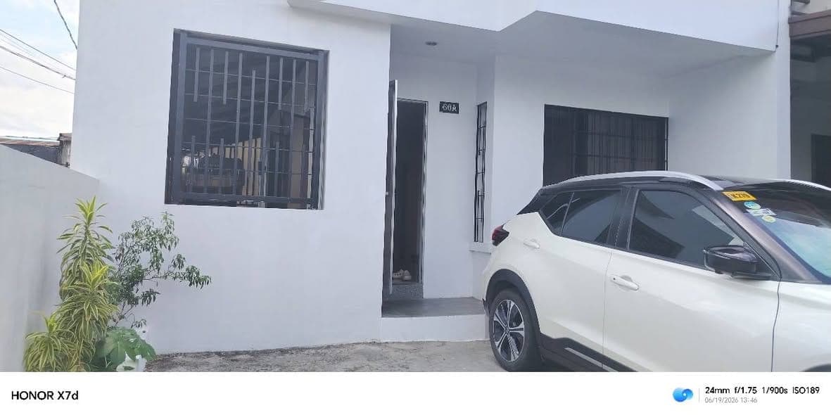 TOWNHOUSE (Corner Lot) FOR RENT - photo 2