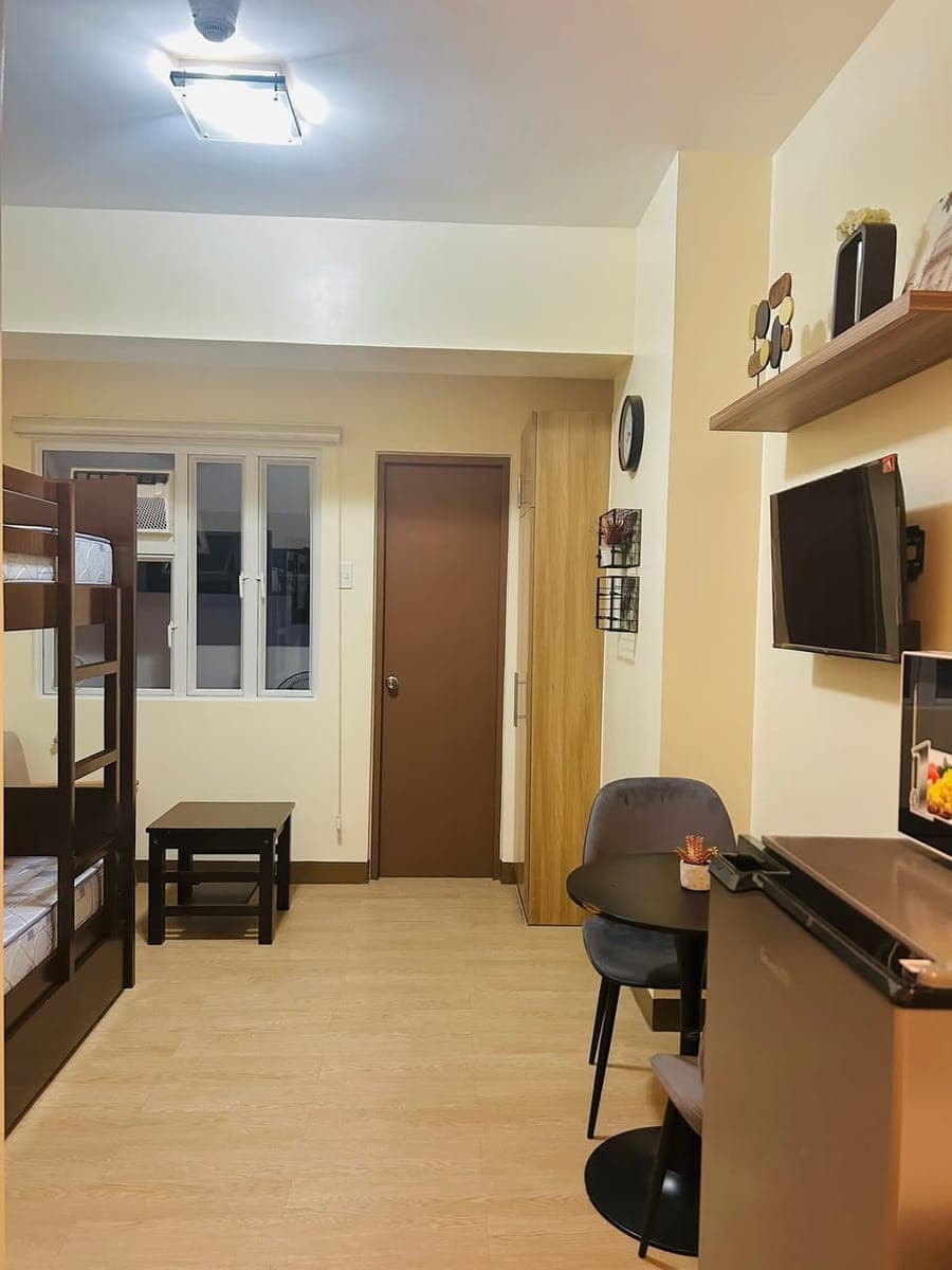 FOR LEASE: FULLY FURNISHED STUDIO CONDO UNIT - photo 1