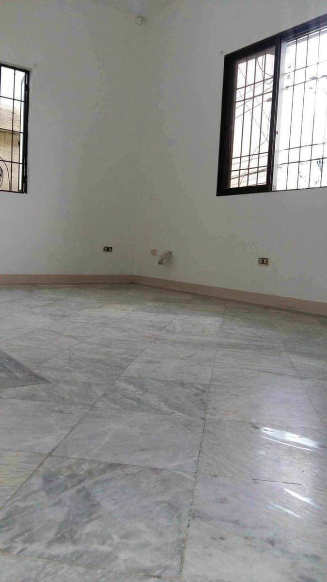 FOR RENT: Fixed 9800/mo.,  FREE Maynilad water , FREE  cable Tv, 3mins.walk from Zap.-Alabang road, no tricycle needed. - photo 1