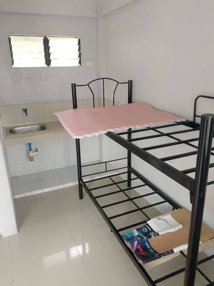 Room for Rent - photo 1