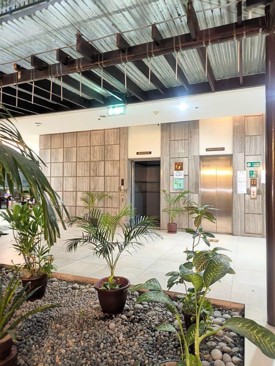 ROYAL PALM VILLA CONDO - photo 2
