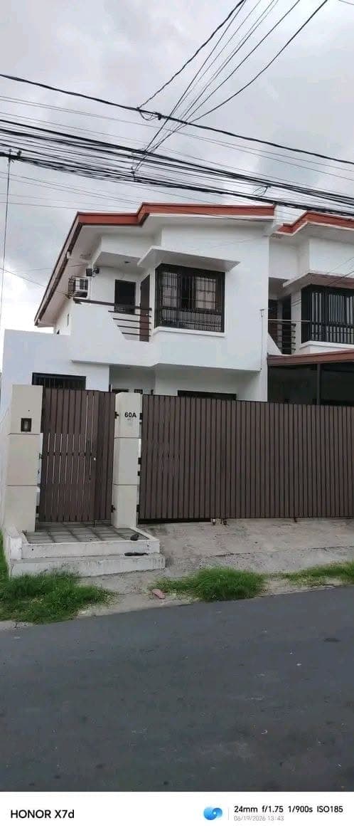TOWNHOUSE (Corner Lot) FOR RENT - photo 1